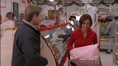 ROSWELL_-_S2X10_A_ROSWELL_CHRITMAS_CAROL_253.jpg