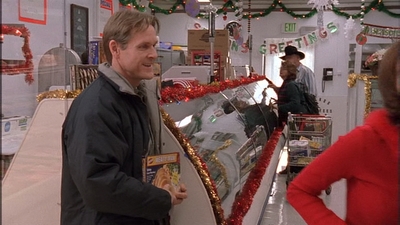 ROSWELL_-_S2X10_A_ROSWELL_CHRITMAS_CAROL_258.jpg