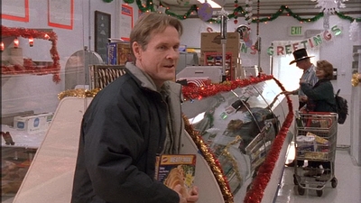 ROSWELL_-_S2X10_A_ROSWELL_CHRITMAS_CAROL_262.jpg