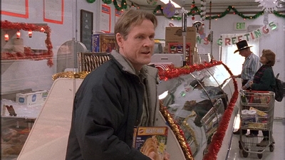 ROSWELL_-_S2X10_A_ROSWELL_CHRITMAS_CAROL_263.jpg