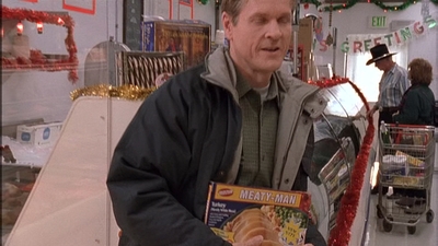 ROSWELL_-_S2X10_A_ROSWELL_CHRITMAS_CAROL_267.jpg