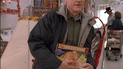 ROSWELL_-_S2X10_A_ROSWELL_CHRITMAS_CAROL_268.jpg