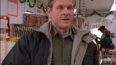ROSWELL_-_S2X10_A_ROSWELL_CHRITMAS_CAROL_278.jpg