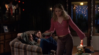 ROSWELL_-_S2X10_A_ROSWELL_CHRITMAS_CAROL_293.jpg