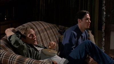 ROSWELL_-_S2X10_A_ROSWELL_CHRITMAS_CAROL_312.jpg