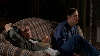 ROSWELL_-_S2X10_A_ROSWELL_CHRITMAS_CAROL_315.jpg