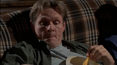 ROSWELL_-_S2X10_A_ROSWELL_CHRITMAS_CAROL_349.jpg