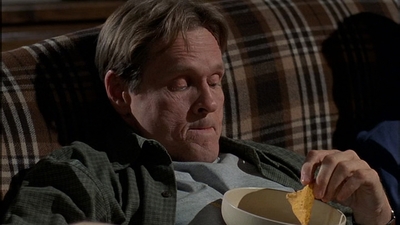ROSWELL_-_S2X10_A_ROSWELL_CHRITMAS_CAROL_352.jpg