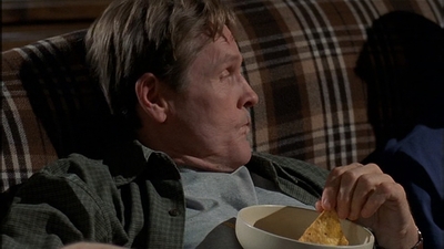 ROSWELL_-_S2X10_A_ROSWELL_CHRITMAS_CAROL_355.jpg