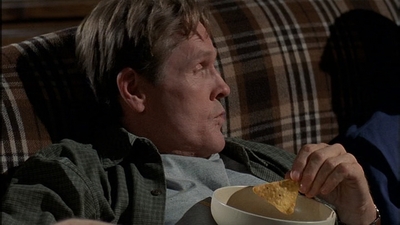 ROSWELL_-_S2X10_A_ROSWELL_CHRITMAS_CAROL_356.jpg