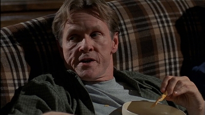 ROSWELL_-_S2X10_A_ROSWELL_CHRITMAS_CAROL_369.jpg