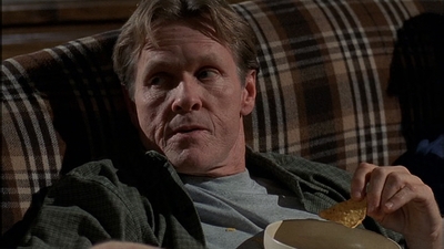 ROSWELL_-_S2X10_A_ROSWELL_CHRITMAS_CAROL_372.jpg