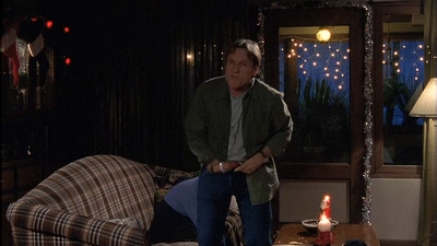 ROSWELL_-_S2X10_A_ROSWELL_CHRITMAS_CAROL_399.jpg