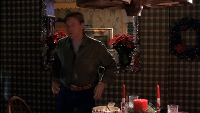 ROSWELL_-_S2X10_A_ROSWELL_CHRITMAS_CAROL_419.jpg