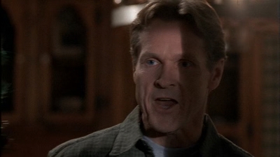 ROSWELL_-_S2X10_A_ROSWELL_CHRITMAS_CAROL_430.jpg