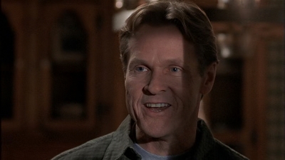ROSWELL_-_S2X10_A_ROSWELL_CHRITMAS_CAROL_431.jpg