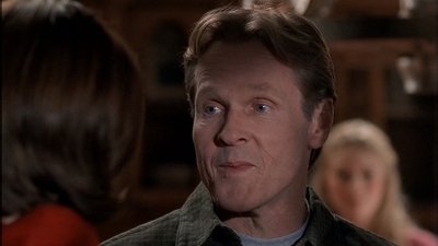 ROSWELL_-_S2X10_A_ROSWELL_CHRITMAS_CAROL_434.jpg