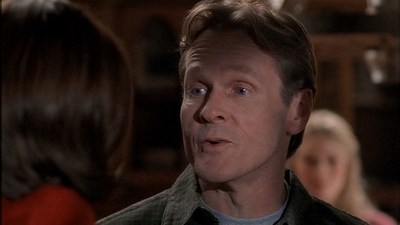 ROSWELL_-_S2X10_A_ROSWELL_CHRITMAS_CAROL_435.jpg