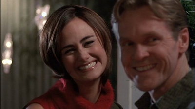 ROSWELL_-_S2X10_A_ROSWELL_CHRITMAS_CAROL_438.jpg