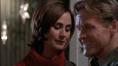 ROSWELL_-_S2X10_A_ROSWELL_CHRITMAS_CAROL_443.jpg
