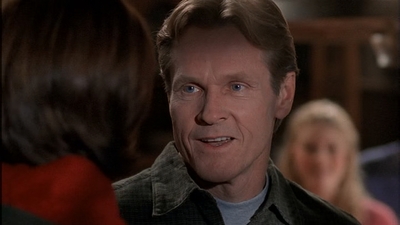 ROSWELL_-_S2X10_A_ROSWELL_CHRITMAS_CAROL_449.jpg