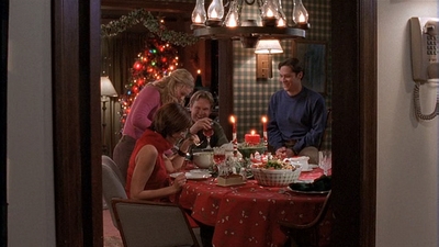 ROSWELL_-_S2X10_A_ROSWELL_CHRITMAS_CAROL_453.jpg