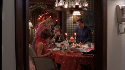 ROSWELL_-_S2X10_A_ROSWELL_CHRITMAS_CAROL_455.jpg