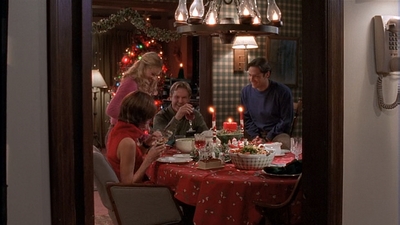 ROSWELL_-_S2X10_A_ROSWELL_CHRITMAS_CAROL_456.jpg