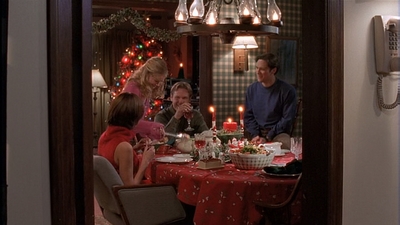 ROSWELL_-_S2X10_A_ROSWELL_CHRITMAS_CAROL_458.jpg