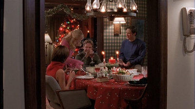 ROSWELL_-_S2X10_A_ROSWELL_CHRITMAS_CAROL_459.jpg
