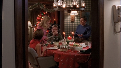ROSWELL_-_S2X10_A_ROSWELL_CHRITMAS_CAROL_461.jpg