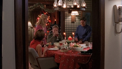 ROSWELL_-_S2X10_A_ROSWELL_CHRITMAS_CAROL_462.jpg