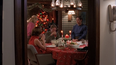 ROSWELL_-_S2X10_A_ROSWELL_CHRITMAS_CAROL_485.jpg