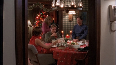 ROSWELL_-_S2X10_A_ROSWELL_CHRITMAS_CAROL_490.jpg