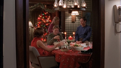 ROSWELL_-_S2X10_A_ROSWELL_CHRITMAS_CAROL_491.jpg