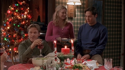 ROSWELL_-_S2X10_A_ROSWELL_CHRITMAS_CAROL_505.jpg
