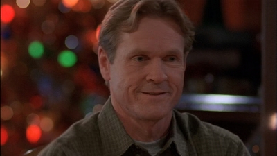 ROSWELL_-_S2X10_A_ROSWELL_CHRITMAS_CAROL_519.jpg