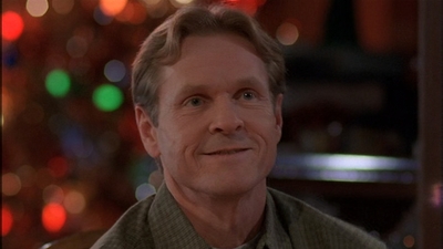 ROSWELL_-_S2X10_A_ROSWELL_CHRITMAS_CAROL_521.jpg