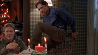 ROSWELL_-_S2X10_A_ROSWELL_CHRITMAS_CAROL_528.jpg