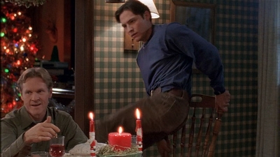 ROSWELL_-_S2X10_A_ROSWELL_CHRITMAS_CAROL_529.jpg