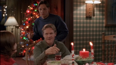 ROSWELL_-_S2X10_A_ROSWELL_CHRITMAS_CAROL_534.jpg