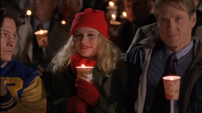 ROSWELL_-_S2X10_A_ROSWELL_CHRITMAS_CAROL_567.jpg