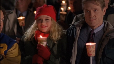 ROSWELL_-_S2X10_A_ROSWELL_CHRITMAS_CAROL_568.jpg