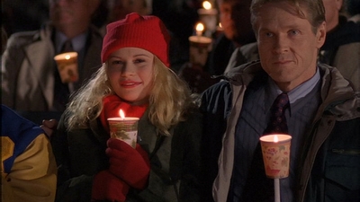 ROSWELL_-_S2X10_A_ROSWELL_CHRITMAS_CAROL_569.jpg