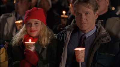 ROSWELL_-_S2X10_A_ROSWELL_CHRITMAS_CAROL_572.jpg