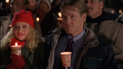 ROSWELL_-_S2X10_A_ROSWELL_CHRITMAS_CAROL_575.jpg