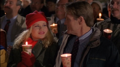 ROSWELL_-_S2X10_A_ROSWELL_CHRITMAS_CAROL_584.jpg