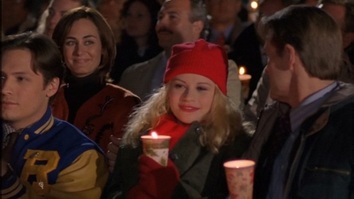 ROSWELL_-_S2X10_A_ROSWELL_CHRITMAS_CAROL_593.jpg