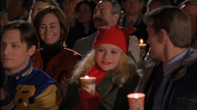 ROSWELL_-_S2X10_A_ROSWELL_CHRITMAS_CAROL_596.jpg