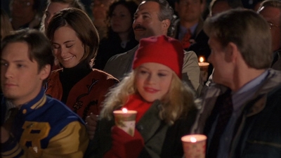 ROSWELL_-_S2X10_A_ROSWELL_CHRITMAS_CAROL_597.jpg